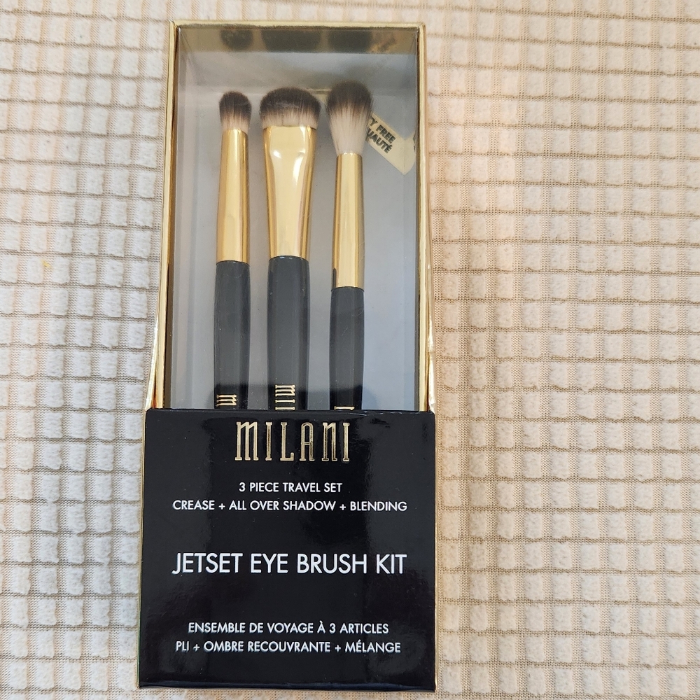 Milani Jetset Eye Brush Kit with Gold and Black Accents - Picture 3 of 3